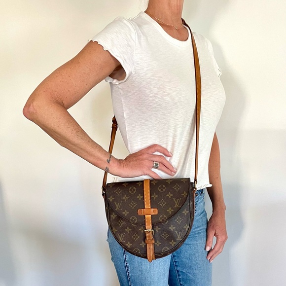 Louis Vuitton Authentic Monogram Chantilly Crossbody Bag - Picture 7 of 12